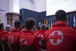 Offiziersangelobung des Roten Kreuzes im Steinernen Saal im Linzer Landhaus.