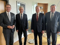 LR Markus Achleitner, Botschafter Michael Linhart, LH Thomas Stelzer, LR Günther Steinkellner