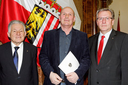 Landeshauptmann Dr. Josef Pühringer und Landesschulratspräsident Fritz Enzenhofer empfangen Junglehrer im Linzer Landhaus