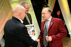 Landesrat Sigl ehrt die Landesmeister des Sports in der Kürnbrghalle