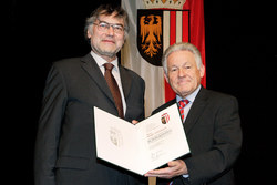 Verleihung des Ehrentitels Konsulent ,Konsulentin an verdiente Persönlichkeiten durch Landeshauptmann Dr.Josef Pühringer
FRANZ STRASSER, WELS