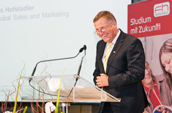 FH OÖ Sponsion Campus Steyr, Studiengang Global Sales and Marketing - Master
Ehrung durch LAbg. Notburga Astleitner