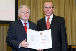 Landeshauptmann Dr.Josef Pühringer verleiht an verdiente Persönlichkeiten den Denkmalpreis