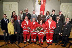 Überreichung der OÖ Rettungsdienstmedaille an verdiente Mitarbeiter des Österreichischen Roten Kreuzes Landesverband Oberösterreich durch Landtagspräasidenten Viktor Sigl