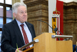 Überreichung von Landesauszeichnungen mit Landeshauptmann Dr. Josef Pühringer