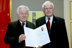 Verleihung von Kulturauszeichnungen durch Landeshauptmann Dr.Josef Pühringer an verdiente Persönlichkeiten
KONSULENT
WILHELM HEINZ