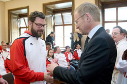 Landeshauptmann Mag.Thomas Stelzer empfängt die Teilnehmer der Special Olympics