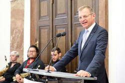Landeshauptmann Mag. Thoamas Stelzer empfängt Mitarbeiter des OÖ Landesdienstes