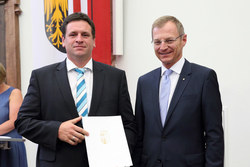 Landeshauptmann Mag. Thoamas Stelzer empfängt Mitarbeiter des OÖ Landesdienstes