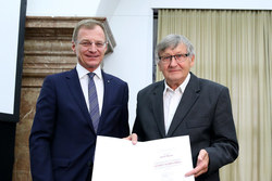 Verleihung des Alfred Kubin Preises an Prof. JOSEF BAUER durch Landeshauptmann Mag. Thomas Stelzer