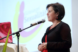 Verleihung Gütesiegel Sexualität und Beeinträchtigung durch Landesrätin Birgit Gerstorfer