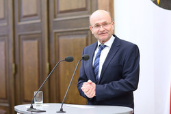 Landeshauptmann Mag. Thomas Stelzer überreicht an verdiente Persönlichkeiten Bundesauszeichnungen