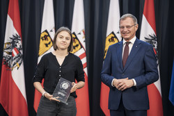 Landeshauptmann Mag. Thomas Stelzer empfängt ausgezeichnete Maturantinnen und Maturanten im Steinernen Saal des Linzer Landhauses.