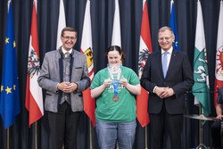 Landeshauptmann Mag. Thomas Stelzer und Landesrat Markus Achleitner empfangen die Teilnehmerinnen und Teilnehmer der Special Olympics.