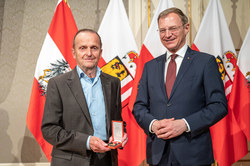Verleihung von Bundesauszeichnungen durch LH Mag. Thomas Stelzer.
