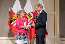Verleihung der Verdienstmedaille des Landes Oberösterreich durch Landeshauptmann Thomas Stelzer.