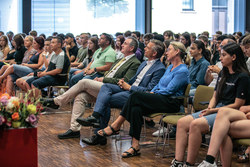 Zertifikatsverleihungen zum OÖ Finanzführerschein mit Landesrat Wolfgang Hattmannsdorfer.