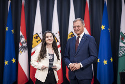 Landeshauptmann Mag. Thomas Stelzer empfängt ausgezeichnete Maturantinnen und Maturanten im Steinernen Saal des Linzer Landhauses.