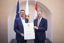 Bürgermeister Roland Pichler (Engelhartszell) und LH Stelzer