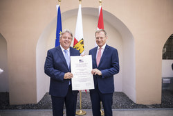 Bürgermeister Mario Mühlböck (Wilhering) und LH Stelzer
