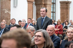 Landeshauptmann Mag. Thomas Stelzer überreicht Landesauszeichnungen an ehemalige Abgeordnete zum oberösterreichischen Landtag.
