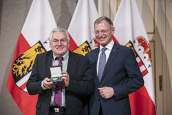 Landeshauptmann Mag. Thomas Stelzer überreicht Kulturauszeichnungen des Landes OÖ.