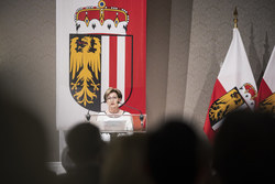 Landeshauptmann Mag. Thomas Stelzer überreicht Kulturauszeichnungen des Landes OÖ.