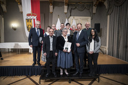 Landeshauptmann Mag. Thomas Stelzer überreicht Kulturauszeichnungen des Landes OÖ.