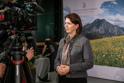 Landesrätin Michaela Langer-Weninger lädt zum Landesempfang in der Messe Wels ein.