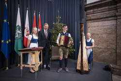 Verleihung der Volkskulturpreise durch Landeshauptmann Mag. Thomas Stelzer im Steinernen Saal des Linzer Landhauses.