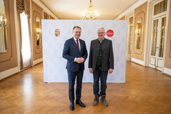 Landeshauptmann Mag. Thomas Stelzer empfängt ehemalige Landesbedienstete in den Linzer Redoutensälen. 