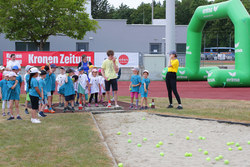 Kindergarten-Olympiade mit LHStv Haberlander und LR Achleitner im Sportzentrum Traun 