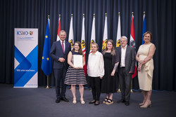 Landeshauptmann Mag. Thomas Stelzer bei der Angelobung neuer Steuerberaterinnen und Steuerberater sowie Wirtschaftsprüferinnen und Wirtschaftsprüfer im Linzer Landhaus.