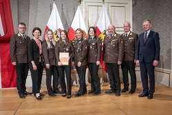 LH Stelzer ehrt erfolgreiche Feuerwehr-Bewerbsgruppen