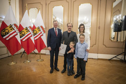 Landeshauptmann Mag. Thomas Stelzer vereidigt neue ZiviltechnikerInnen im Linzer Spiegelsaal.