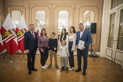 Landeshauptmann Mag. Thomas Stelzer vereidigt neue ZiviltechnikerInnen im Linzer Spiegelsaal.