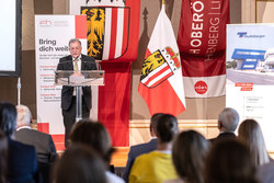 Verleihung der FH-Prof, Ehrenring, Teufelberger Award durch Landesrat Markus Achleitner