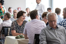 Auszeichnungsveranstaltung für die bienenfreundlichen Gemeinden Oberösterreichs mit Landesrat Stefan Kaineder.