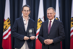 Landeshauptmann Mag. Thomas Stelzer empfängt ausgezeichnete Maturantinnen und Maturanten im Steinernen Saal in Linz.
