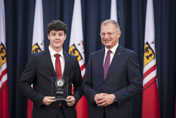 Landeshauptmann Mag. Thomas Stelzer empfängt ausgezeichnete Maturantinnen und Maturanten im Steinernen Saal in Linz.