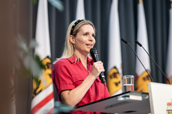 Landeshauptmann Mag. Thomas Stelzer empfängt ausgezeichnete Maturantinnen und Maturanten im Steinernen Saal in Linz.