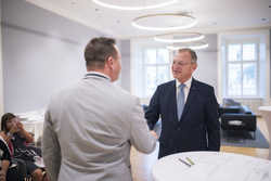 Landeshauptmann Mag. Thomas Stelzer vereidigt neue ZiviltechnikerInnen im Linzer Landhaus.