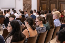 Ferialkräfteempfang im Steinernen Saal des Linzer Landhauses mit Landeshauptmann Mag. Thomas Stelzer.