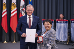 Landeshauptmann Mag. Thomas Stelzer überreicht Bundesauszeichnungen an ehemalige Landesbedienstete