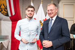 Auszeichnungsfeier mit Landeshauptmann Mag. Thomas Stelzer für Lehrlinge, die erfolgreich die Matura absolviert haben.