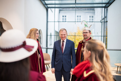 Schlüsselübergabe des Landhausschlüssels an die Faschingsgilde Vorchdorf