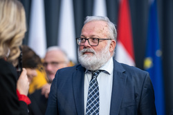Landeshauptmann Mag. Thomas Stelzer und Generaldirektor Dr. Heinrich Schaller verleihen den Oö. Volkskulturpreis 2024.