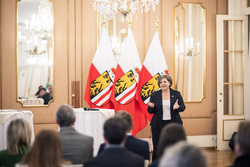 Landeshauptmann Mag. Thomas Stelzer vereidigt neue ZiviltechnikerInnen im Linzer Spiegelsaal.