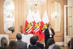 Landeshauptmann Mag. Thomas Stelzer vereidigt neue ZiviltechnikerInnen im Linzer Spiegelsaal.