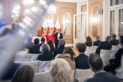 Landeshauptmann Mag. Thomas Stelzer vereidigt neue ZiviltechnikerInnen im Linzer Spiegelsaal.